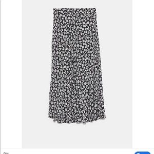 Zara midi black and white floral print skirt